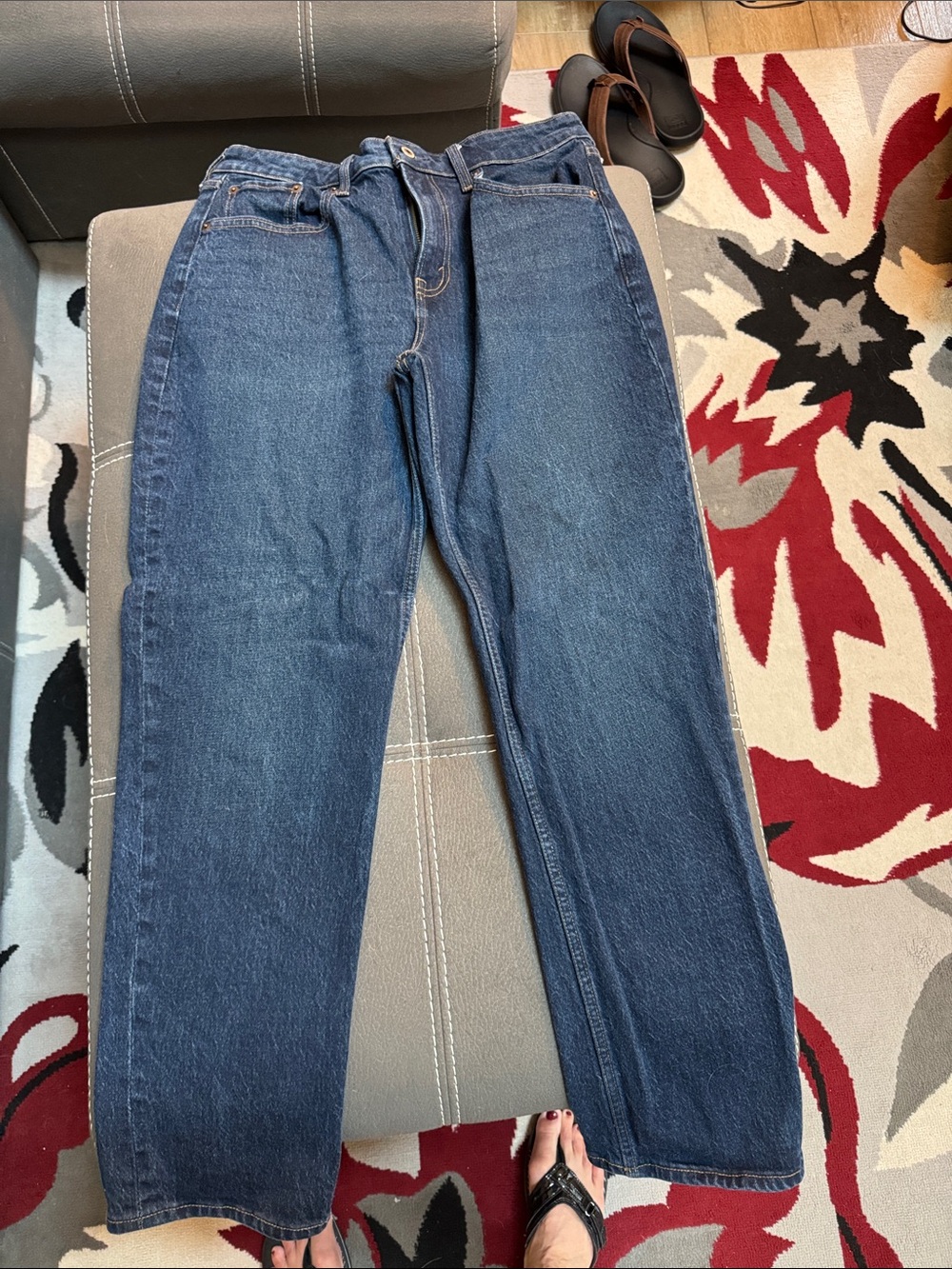 Abercrombie & Fitch Woman’s Straight Jeans in Dark Blue Denim